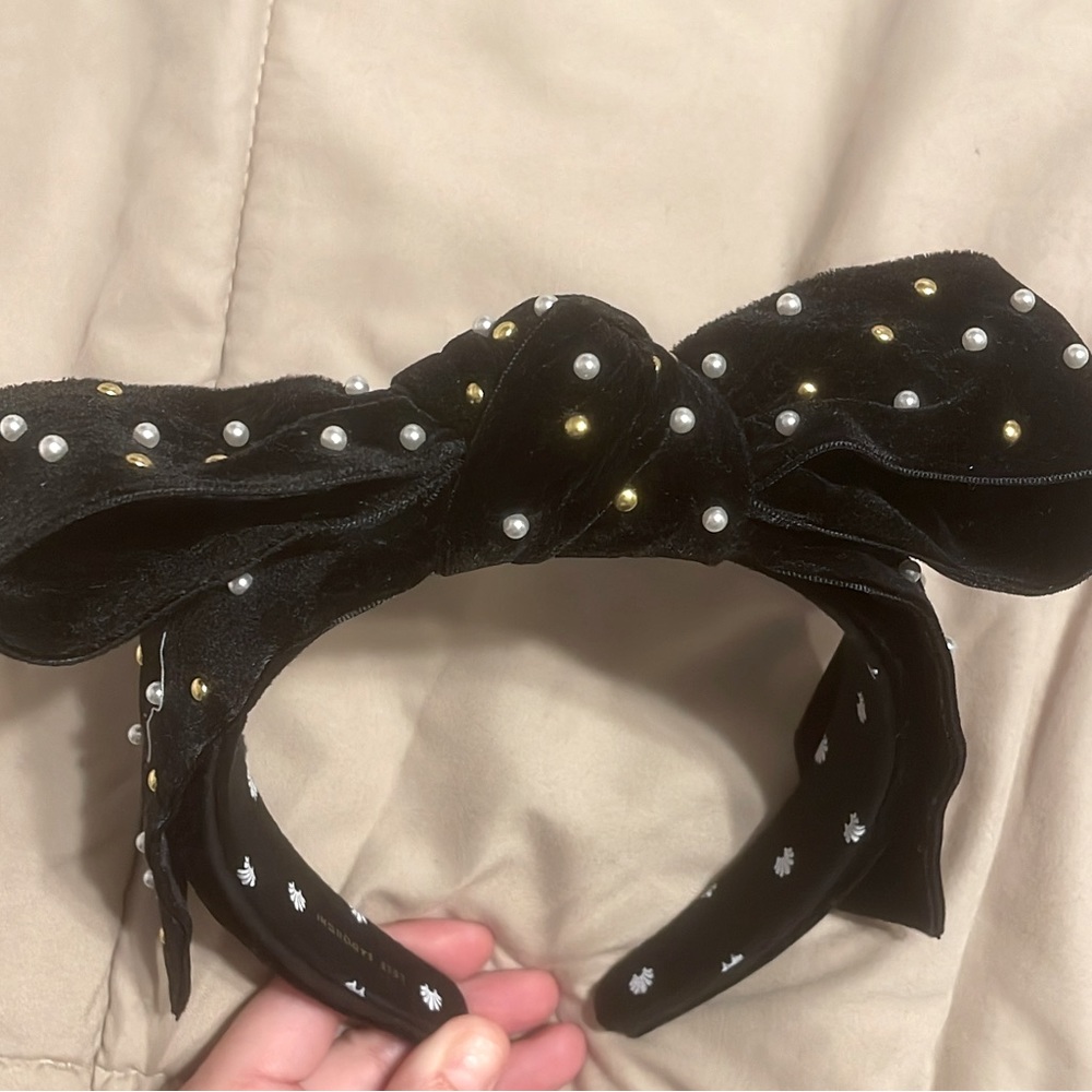 Lele Sadoughi black velvet headband.